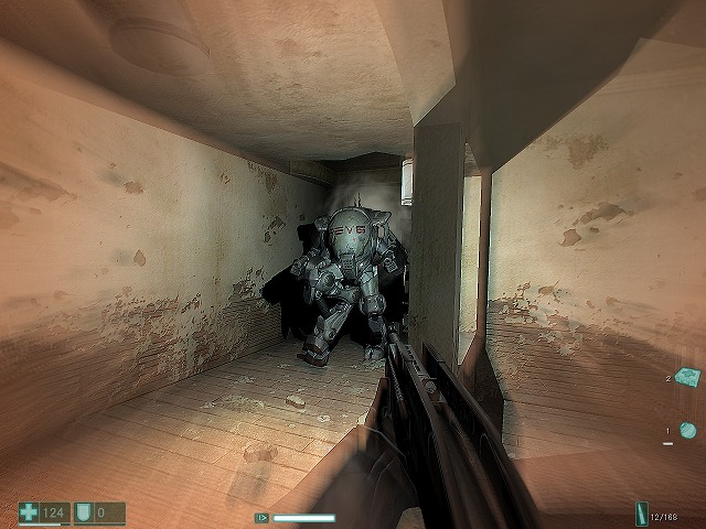 強力な敵であるヘビーアーマーとの戦闘画像